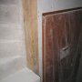 Détail au niveau du haut de la porte