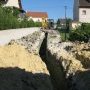 La tranchée fait 1,20m de profondeur, et une cinquantaine de mètres de long, (...)