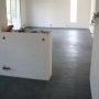 Le salon vu de la cuisine