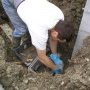 Installation du regard au coin de la maison, les drains périphériques (...)