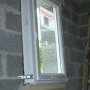 La petite fenêtre oscillo-batante de la cuisine