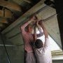 Sertissage des montants de l'encadrement du Velux